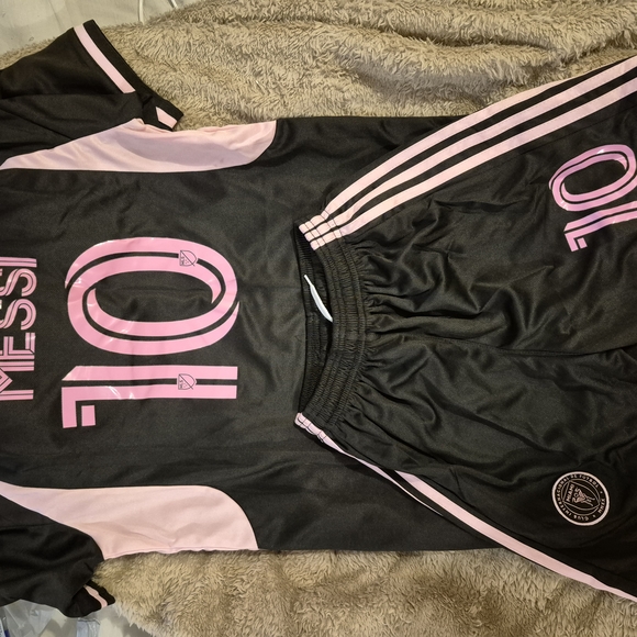 MESSI SOCCER UNIFORM!!!! Kids Black and Pink Sports Matching Set - Picture 4 of 7